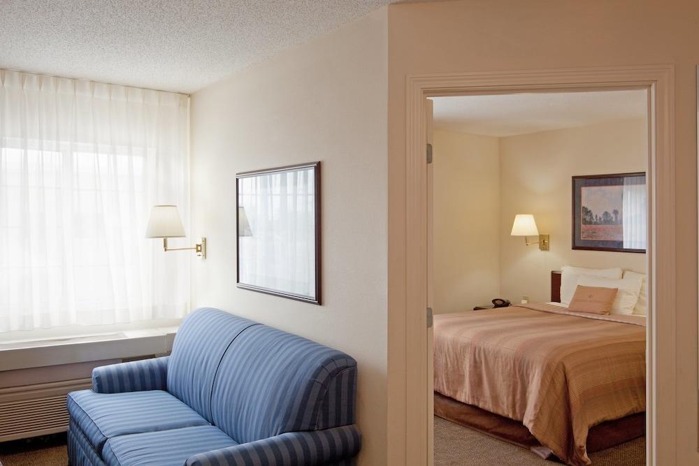 Sonesta Simply Suites Boston Braintree Bagian luar foto