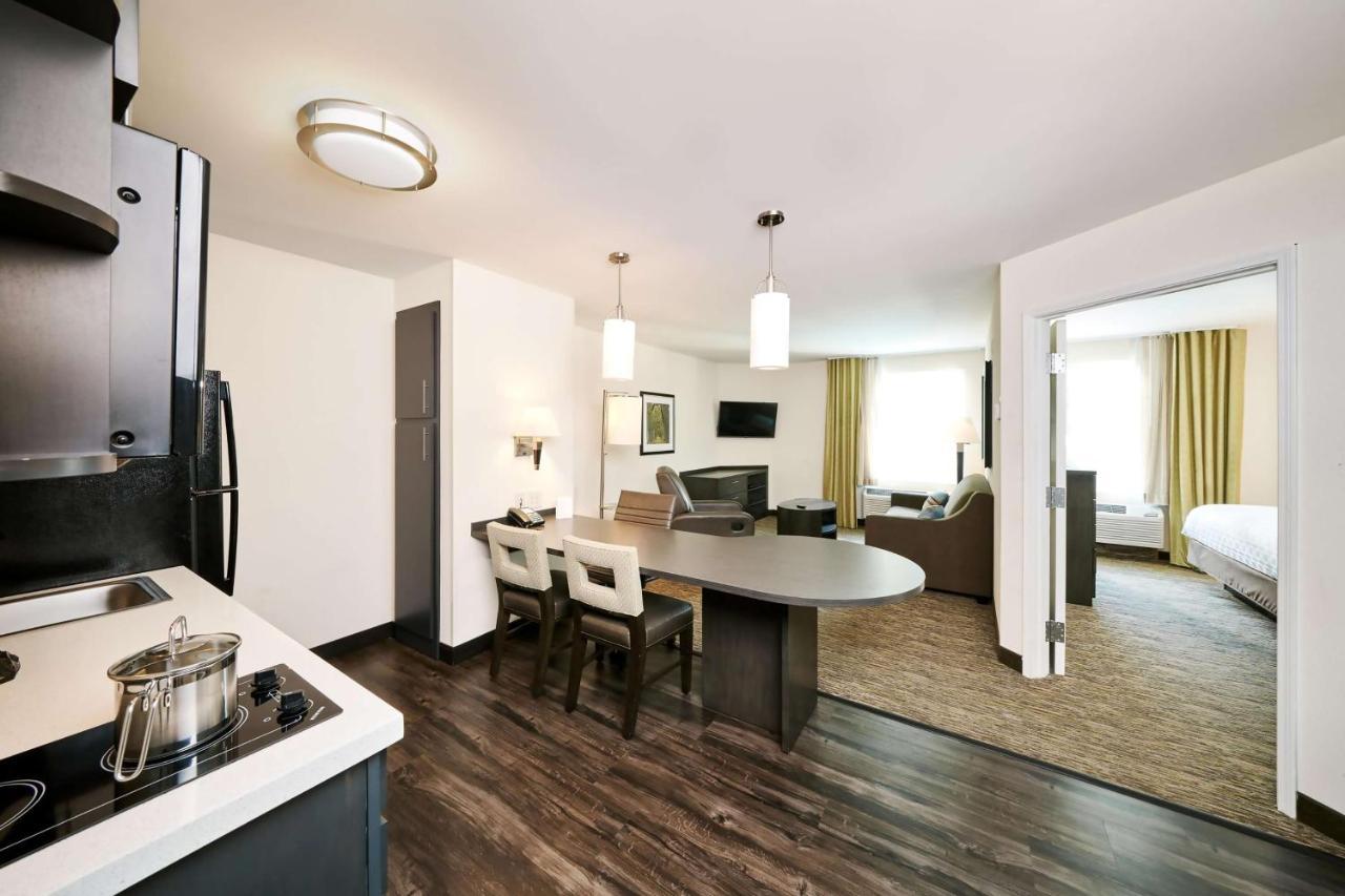 Sonesta Simply Suites Boston Braintree Bagian luar foto