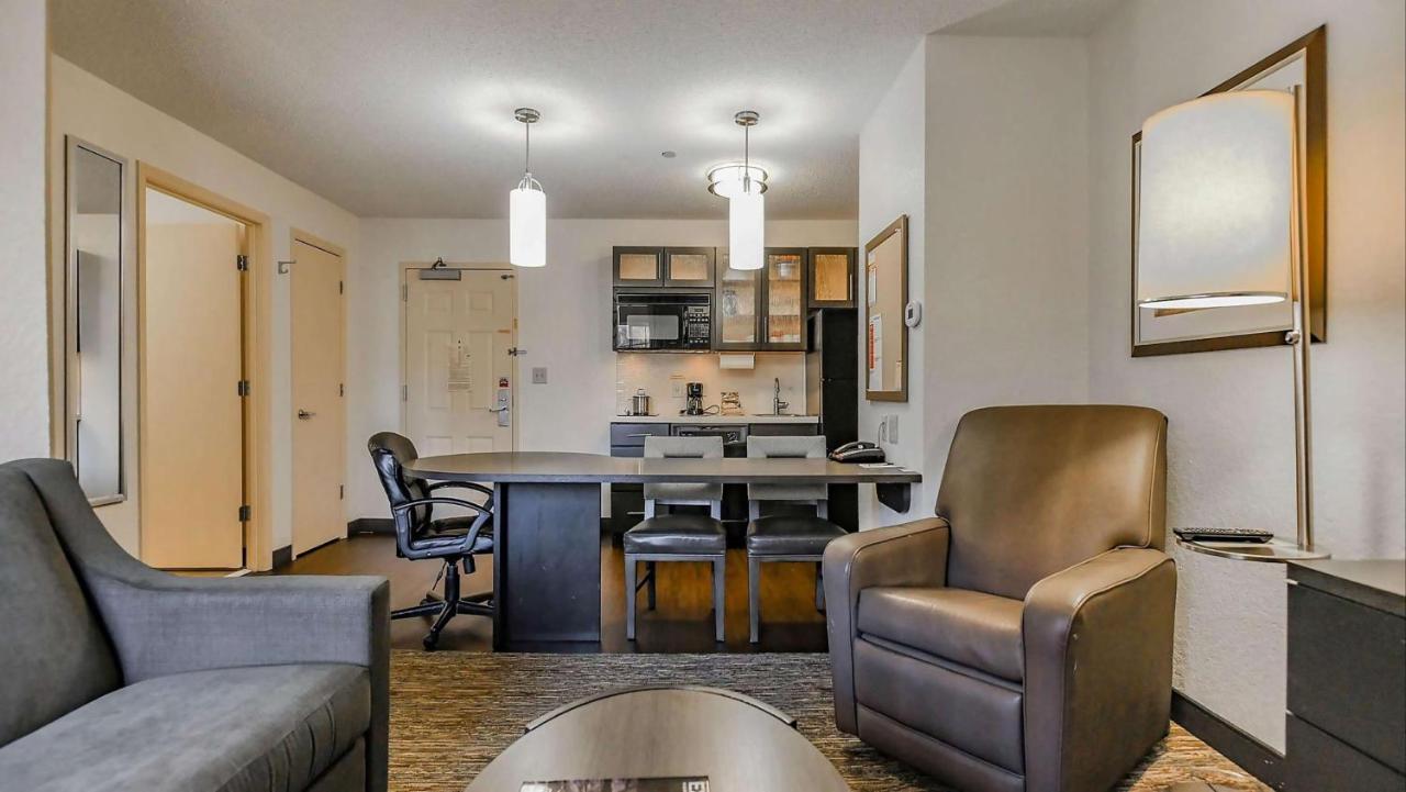 Sonesta Simply Suites Boston Braintree Bagian luar foto