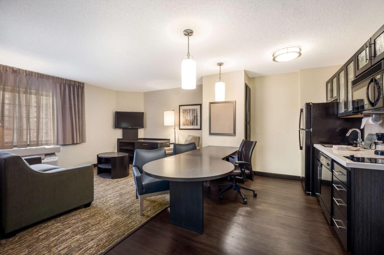 Sonesta Simply Suites Boston Braintree Bagian luar foto