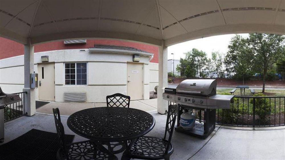 Sonesta Simply Suites Boston Braintree Bagian luar foto