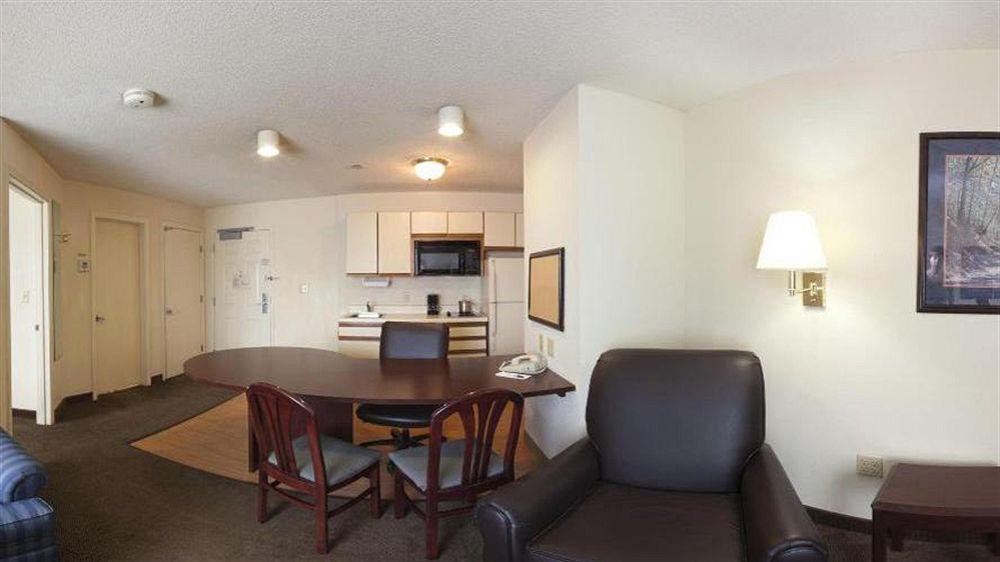 Sonesta Simply Suites Boston Braintree Bagian luar foto