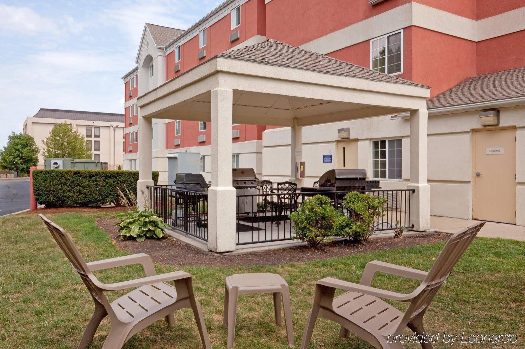 Sonesta Simply Suites Boston Braintree Bagian luar foto